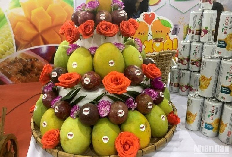 Sản phẩm OCOP được bày bán tại Hội chợ.