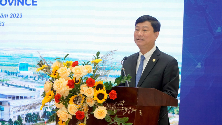 Chủ tịch Ủy ban nhân dân tỉnh Bình Dương Võ Văn Minh phát biểu ý kiến tại lễ ký kết