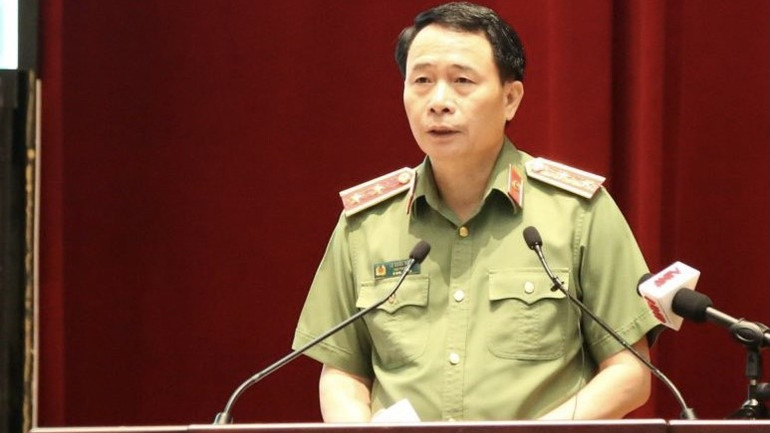 Thứ trưởng Công an Lê Quốc Hùng phát biểu ý kiến tại hội nghị.