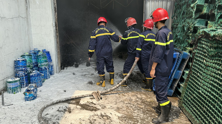 Vụ cháy được khống chế.