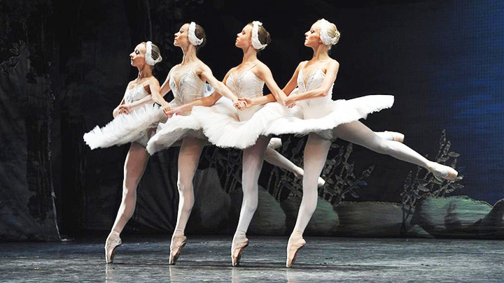 Một phân cảnh trong vở ballet Hồ thiên nga do Tchaikovsky soạn nhạc.