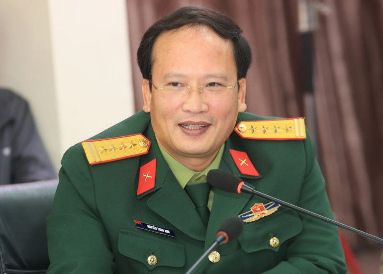 Đại tá Nguyễn Tuấn Anh, Phó Tư lệnh Binh đoàn 12, Phó Tổng Giám đốc Tổng công ty Xây dựng Trường Sơn. Đại tá Nguyễn Tuấn Anh, Phó Tư lệnh Binh đoàn 12, Phó Tổng Giám đốc Tổng công ty Xây dựng Trường Sơn.