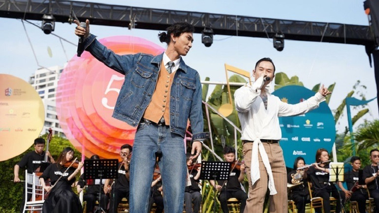 Dàn nghệ sĩ nổi tiếng từ SpaceSpeakers hứa hẹn "cháy" hết mình tại sự kiện. Dàn nghệ sĩ nổi tiếng từ SpaceSpeakers hứa hẹn "cháy" hết mình tại sự kiện.