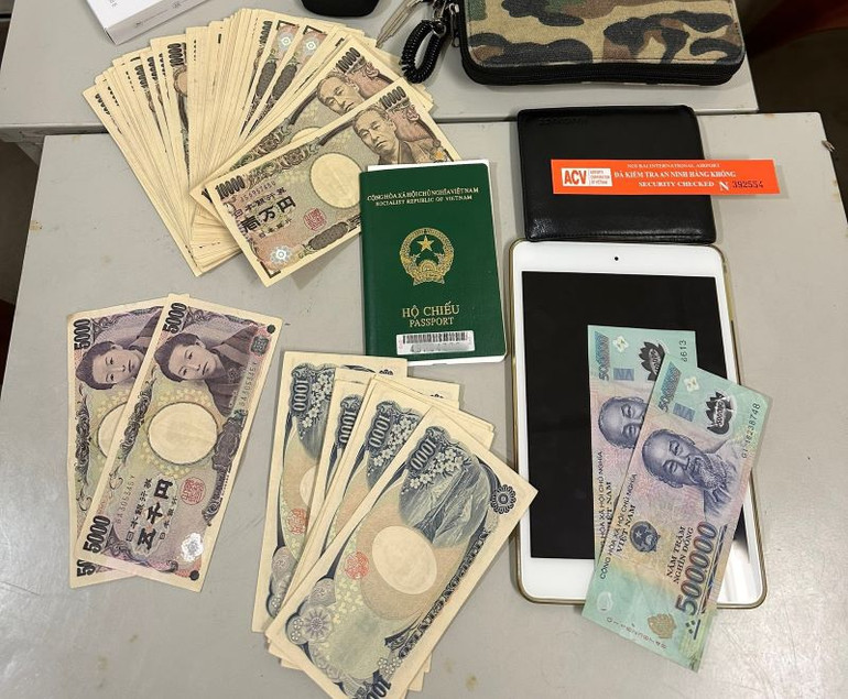 Tài sản bị bỏ quên chứa hơn 800 nghìn Yên (gần 150 triệu đồng).