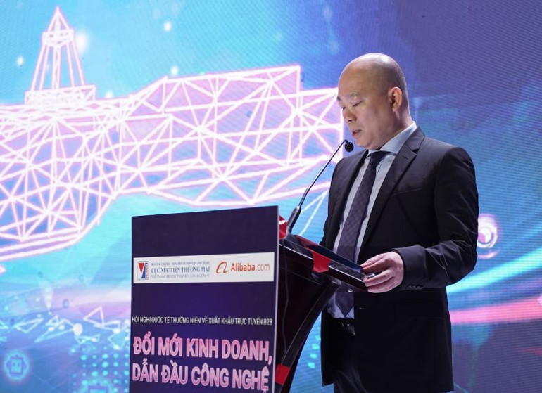 Ông Vũ Bá Phú, Cục trưởng Xúc tiến thương mại phát biểu. Ông Vũ Bá Phú, Cục trưởng Xúc tiến thương mại phát biểu.