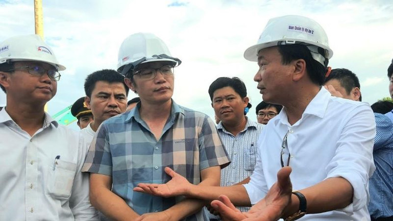 Thứ trưởng Giao thông vận tải Nguyễn Danh Huy kiểm tra các dự án cao tốc bắc-nam.