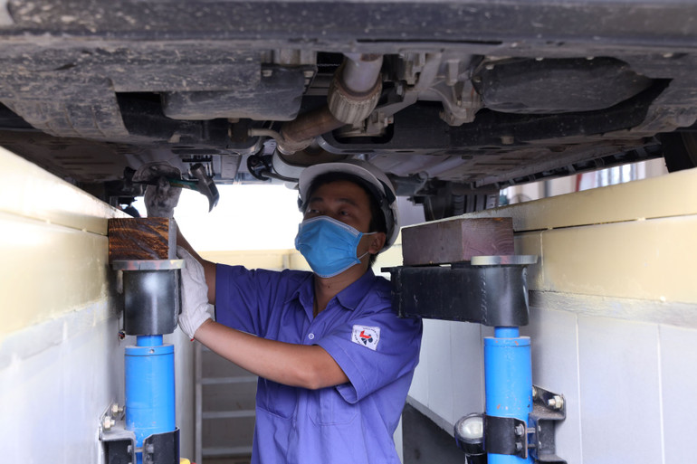 Theo dự thảo, số đăng kiểm viên trên một dây chuyền đã giảm đi, giúp tận dụng tối đa nguồn nhân lực để vận hành các dây chuyền kiểm định tại trung tâm đăng kiểm.