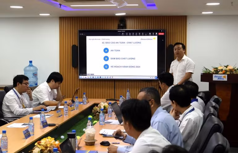 Đại diện các đơn vị nghiệp vụ thảo luận, xây dựng kế hoạch hành động năm 2024 về An toàn Chất lượng. Đại diện các đơn vị nghiệp vụ thảo luận, xây dựng kế hoạch hành động năm 2024 về An toàn Chất lượng.