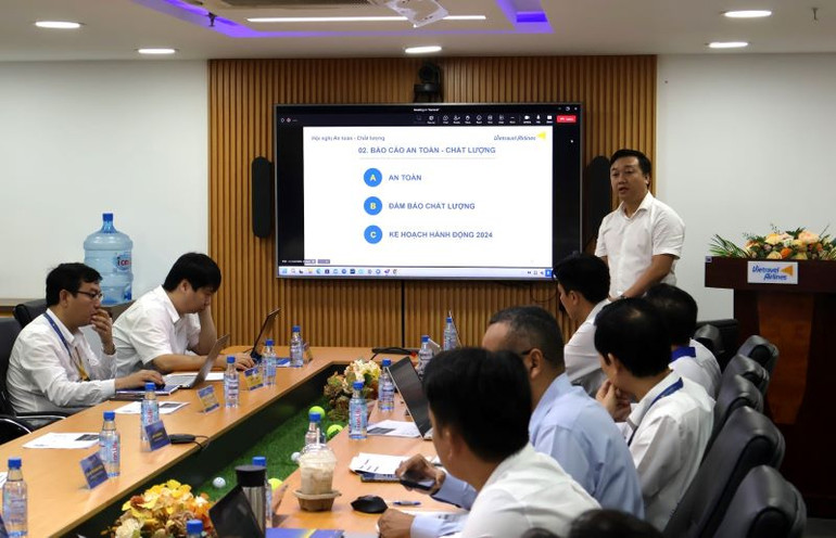 Đại diện các đơn vị nghiệp vụ thảo luận, xây dựng kế hoạch hành động năm 2024 về An toàn Chất lượng. Đại diện các đơn vị nghiệp vụ thảo luận, xây dựng kế hoạch hành động năm 2024 về An toàn Chất lượng.