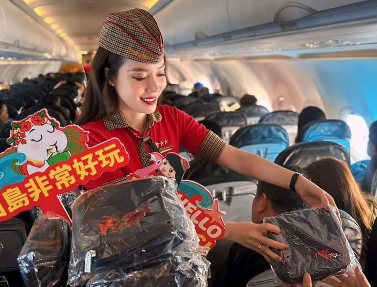 Tiếp viên hàng không của Vietjet. Tiếp viên hàng không của Vietjet.