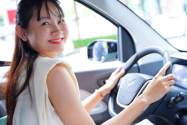 Sự bùng nổ xe điện trên toàn cầu cho thấy xe điện đang là xu thế di chuyển của tương lai. Sự bùng nổ xe điện trên toàn cầu cho thấy xe điện đang là xu thế di chuyển của tương lai.