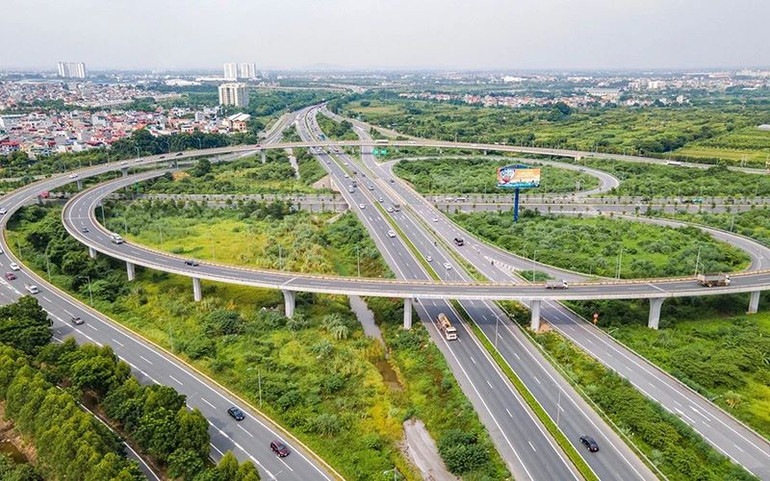 Bức tranh hạ tầng giao thông ở Việt Nam đến năm 2030 sẽ phát triển mạnh mẽ. Giai đoạn 2025-2030 sẽ đầu tư xây dựng 2.000km đường cao tốc.