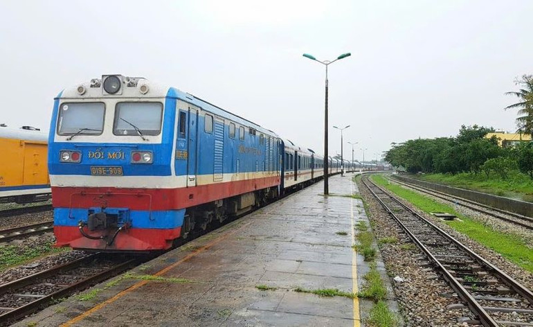 Tổng Công ty Đường sắt Việt Nam hỗ trợ vận chuyển miễn phí hàng hóa cứu trợ đồng bào các địa phương bị ảnh hưởng bão số 3.