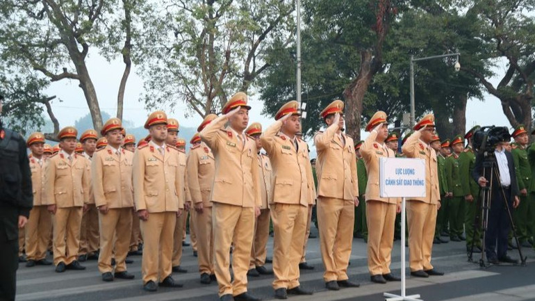 Năm An toàn giao thông 2025 đặt ra 3 mục tiêu lớn, phấn đấu kéo giảm tai nạn, nâng cao ý thức chấp hành giao thông của người dân và giảm thiểu ùn tắc.