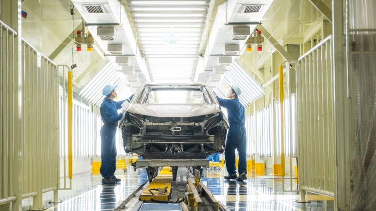 Toyota Việt Nam (TMV) chính thức trở thành công ty đầu tiên có tổng sản lượng sản xuất đạt 700.000 xe tại Việt Nam.