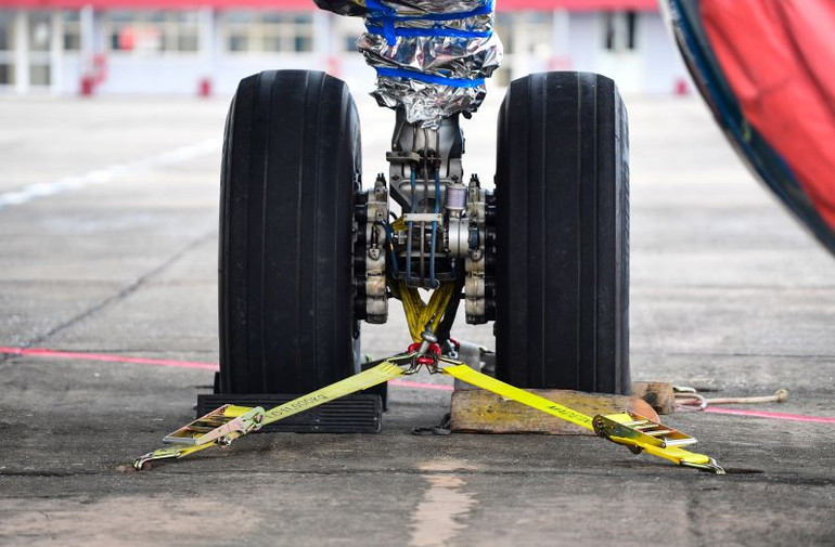 Trước đó, vào chiều ngày 5/9, VAECO đã chuẩn bị sẵn sàng ứng phó với bão số 3. Theo đó, có 15 máy bay được chằng néo; 6 máy bay đang bảo dưỡng, sửa chữa được đưa vào hangar tránh trú bão; các máy bay khác đang khai thác được di chuyển tới các sân bay khác đủ điều kiện an toàn.