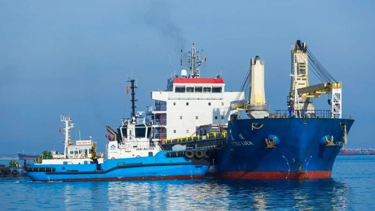 Bến số 6 Cảng tổng hợp container Hòa Phát Dung Quất.