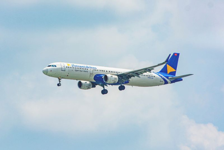 Máy bay Vietravel Airlines.