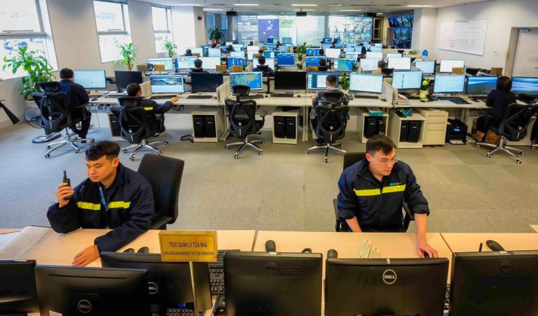 Công tác trực điều hành 24/7 tại Trung tâm Điều phối khai thác (AOCC) được siết chặt nhằm giải quyết kịp thời, nhanh chóng và hiệu quả mọi vấn đề phát sinh. Công tác trực điều hành 24/7 tại Trung tâm Điều phối khai thác (AOCC) được siết chặt nhằm giải quyết kịp thời, nhanh chóng và hiệu quả mọi vấn đề phát sinh.