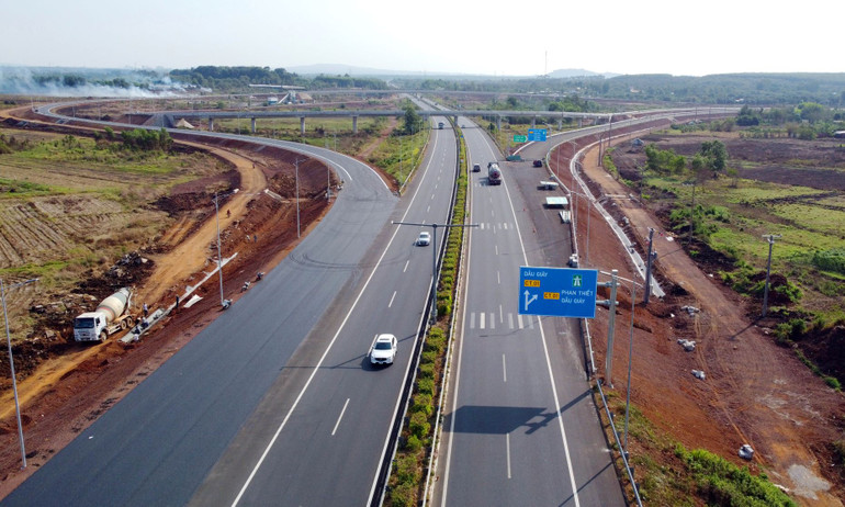Tuyến cao tốc Dầu Giây-Phan Thiết.