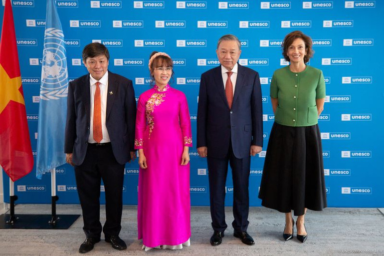 Lãnh đạo tập đoàn SOVICO chụp hình lưu niệm với Tổng Bí thư, Chủ tịch nước Tô Lâm và Bà Tổng giám đốc UNESCO Audrey Azoulay.