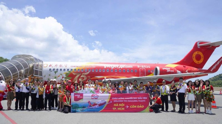 Hai đường bay kết nối Hà Nội, Thành phố Hồ Chí Minh với Côn Đảo được Vietjet khai thác tổng cộng 28 chuyến bay khứ hồi mỗi tuần.