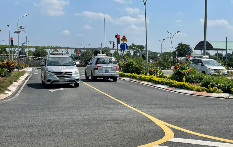 Một cơ sở đào tạo lái xe ô-tô bằng B1-B2.