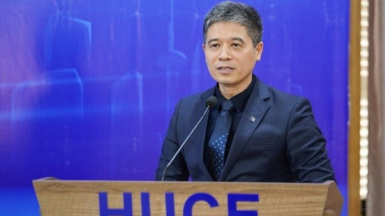 Phó Giáo sư, Tiến sĩ Hoàng Tùng, Hiệu trưởng Trường đại học Xây dựng Hà Nội.