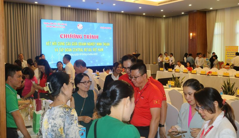 Chương trình kết nối cung cầu thu hút 42 doanh nghiệp, chủ thể OCOP với hơn 100 sản phẩm các loại tham gia.