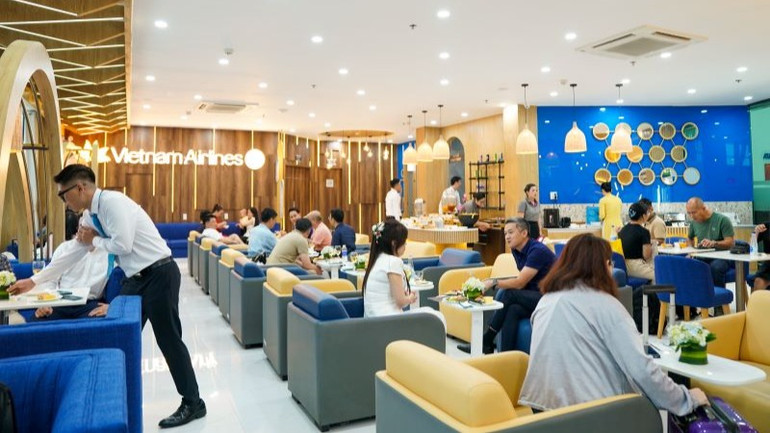 Với việc đưa vào khai thác vận hành phòng chờ Bông Sen, Vietnam Airlines tiếp tục khẳng định mạnh mẽ cam kết mang đến trải nghiệm 5 sao cho hành khách ngay từ những điểm chạm dịch vụ mặt đất.