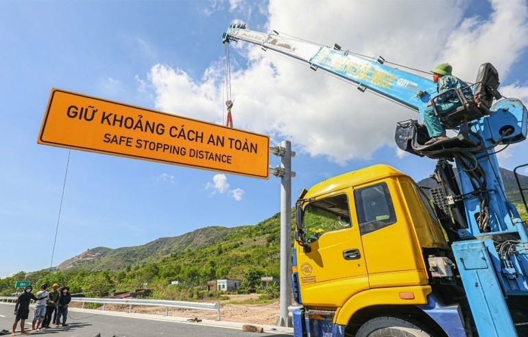 Hoàn thiện những hạng mục cuối cùng trên tuyến.