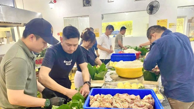 Vietravel Airlines đã tổ chức chương trình “Gói lòng yêu thương - Sẻ chia vị Tết”.