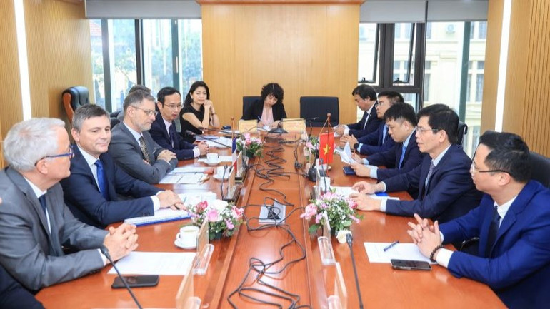 Ngành hàng không hai nước cam kết tiếp tục mở rộng hợp tác và đi vào chiều sâu.