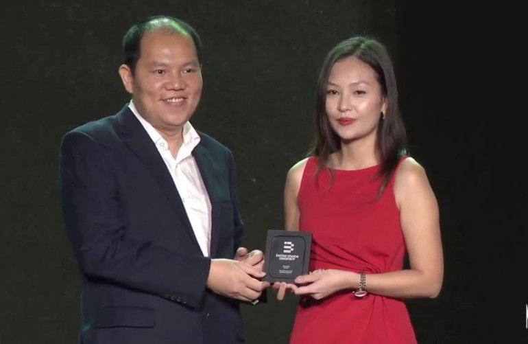 Giải thưởng là sự ghi nhận ý nghĩa, động lực mạnh mẽ để Vietjet SkyJoy tiếp tục sáng tạo. Giải thưởng là sự ghi nhận ý nghĩa, động lực mạnh mẽ để Vietjet SkyJoy tiếp tục sáng tạo.