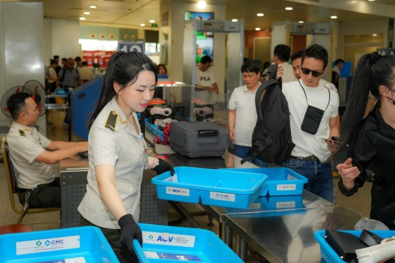 ACV chỉ đạo các cảng hàng không xây dựng kế hoạch chi tiết phục vụ cao điểm, áp dụng nhiều phương án nhằm bảo đảm an ninh, an toàn, chất lượng dịch vụ.