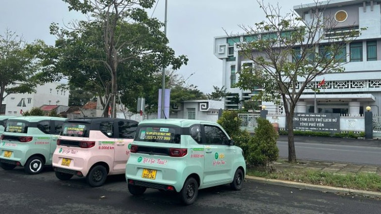 Dòng xe Wuling Mini EV có chi phí đầu tư thấp, chi phí vận hành thấp, chạy ổn định, bình thường xe sạc đầy pin sẽ chạy được 170km, nếu sạc nhồi có thể cao hơn.