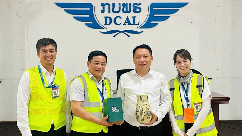 Cục trưởng Cục Hàng không dân dụng Lào Viengxay Singkham đánh giá cao sự hỗ trợ của ACV phục vụ Hội nghị cấp cao ASEAN lần thứ 44, 45.