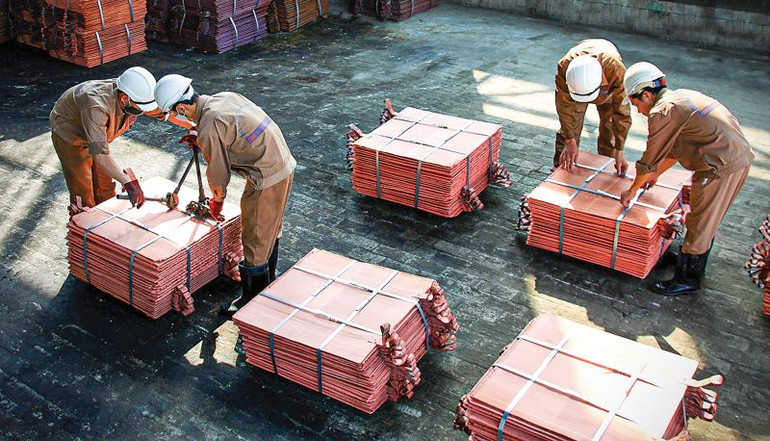 Sản xuất đồng tấm tại Nhà máy Luyện đồng Tằng Loỏng. tkv-5-9530.jpg