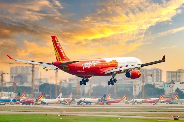 Với hơn 168 đường bay, Vietjet sẵn sàng phục vụ hành khách bay khắp Việt Nam và thế giới.