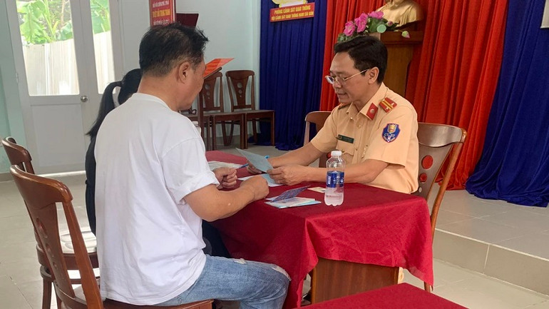 Ủy ban An toàn giao thông quốc gia đánh giá, cấp ủy, chính quyền và lực lượng chức năng ở một số địa phương còn thiếu quyết liệt trong chỉ đạo, còn hiện tượng ỷ lại lực lượng chức năng.