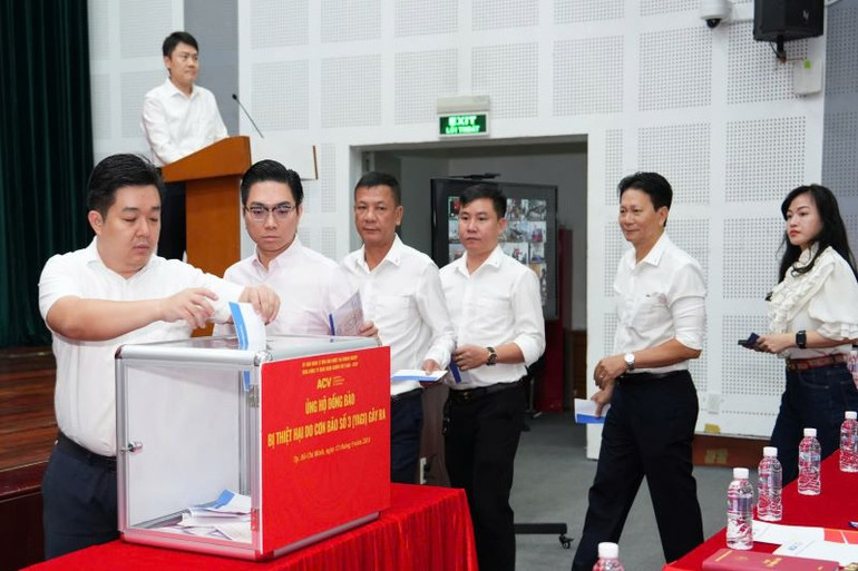 Tính riêng trong buổi sáng 13/9, sau khi phát động, số tiền quyên góp tùy tâm của các cán bộ, nhân viên, người lao động Tổng Công ty được hơn 900 triệu đồng.