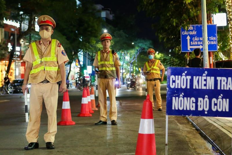 Lực lượng Cảnh sát giao thông kiểm tra vi phạm nồng độ cồn thường xuyên, liên tục, không có vùng cấm trên phạm vi toàn quốc là điều rất đúng đắn và cần thiết.