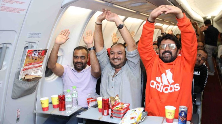 Với 168 đường bay nội địa và quốc tế của Vietjet, hành khách thỏa sức “bay khắp thế giới, làm mới chính mình” với gia đình, người thân và bạn bè.