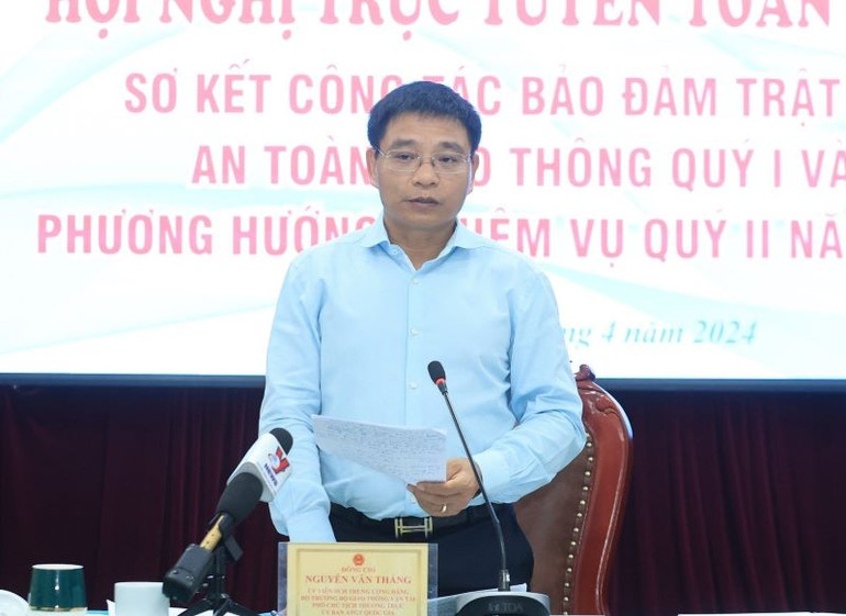 Bộ trưởng Nguyễn Văn Thắng đánh giá, việc cải thiện hành vi của người đi xe máy và nâng cao an toàn giao thông cho trẻ em là nhiệm vụ hết sức quan trọng.