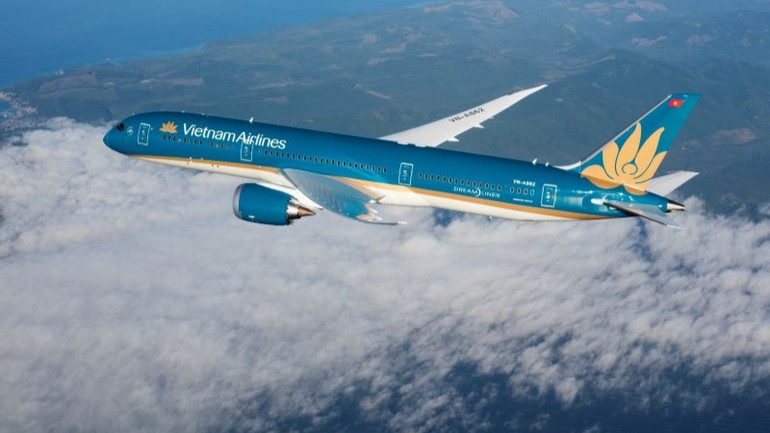Bên cạnh nỗ lực sử dụng SAF, Vietnam Airlines đang thực hiện mạnh mẽ nhiều biện pháp khác nhằm cắt giảm lượng khí thải CO2. Bên cạnh nỗ lực sử dụng SAF, Vietnam Airlines đang thực hiện mạnh mẽ nhiều biện pháp khác nhằm cắt giảm lượng khí thải CO2.