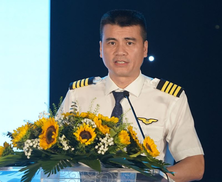 TÔ NGỌC GIANG, Phó Tổng Giám đốc Vietnam Airlines, Đoàn trưởng Đoàn bay 919