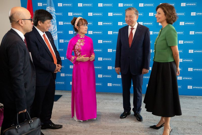 Các bên trao đổi thân tình trước sự chứng kiến của Tổng Bí thư, Chủ tịch nước Tô Lâm.