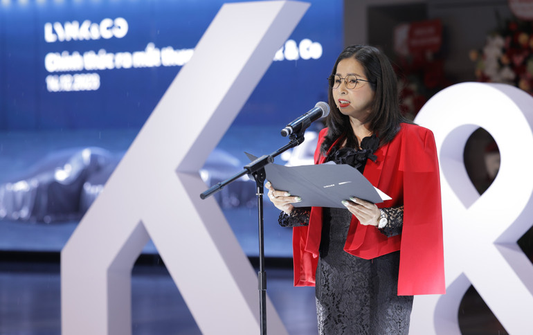 Bà Trần Thị Hồng Hạnh, đại diện GreenLynk Automotives phát biểu.