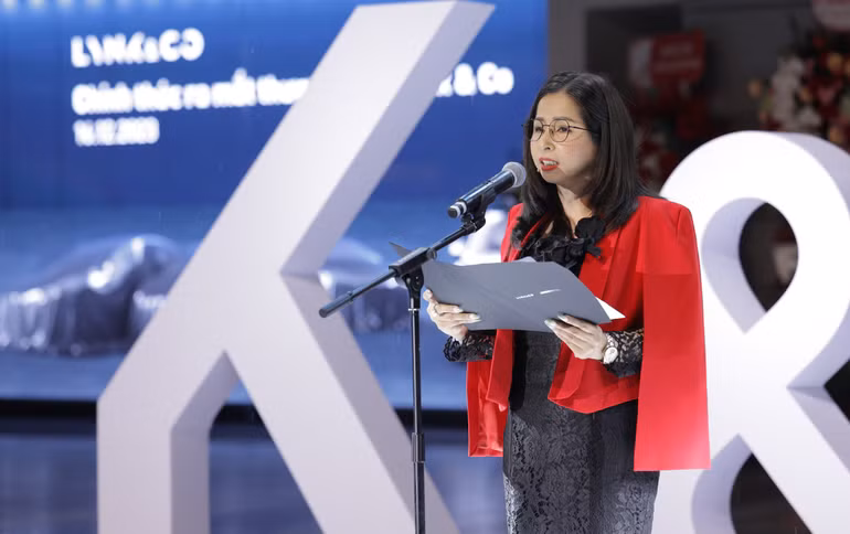 Bà Trần Thị Hồng Hạnh, đại diện GreenLynk Automotives phát biểu. Bà Trần Thị Hồng Hạnh, đại diện GreenLynk Automotives phát biểu.