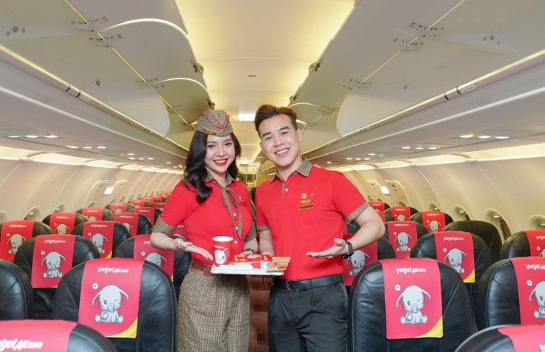 Tiếp viên hàng không hãng Vietjet.